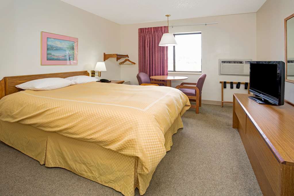 Super 8 By Wyndham Longmont/Twin Peaks Hotel Room photo